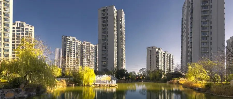 地方房地產(chǎn)調(diào)控的‘微調(diào)’困局 回暖信號(hào)下的風(fēng)險(xiǎn)與平衡困境